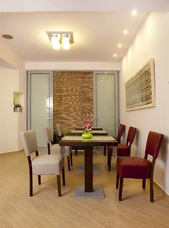 Hotel Ilion 3*